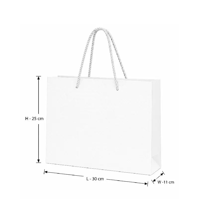 White Quilted Gift Bag – Medium (30 × 25 × 11 cm)