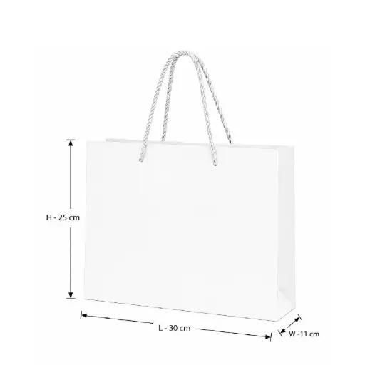[00057805] White Quilted Gift Bag – Medium (30 × 25 × 11 cm)