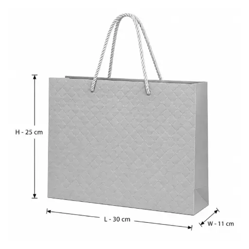 [00057809] Silver Quilted Gift Bag – Medium (30 × 25 × 11 cm)